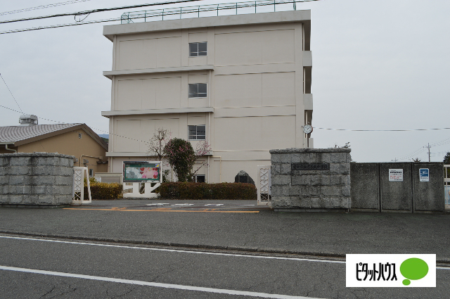 中学校　富士市立吉原北中学校（中学校）まで1943m