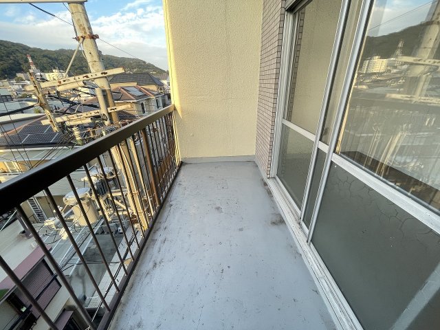 バルコニー　バルコニーからの眺めを楽しみながら食事をしませんか