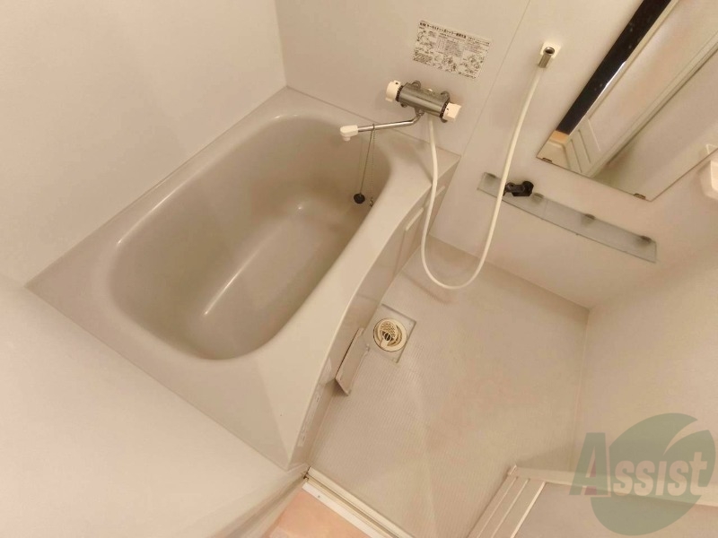 バス・シャワールーム　お風呂になります。一日の疲れを癒してくださいね。