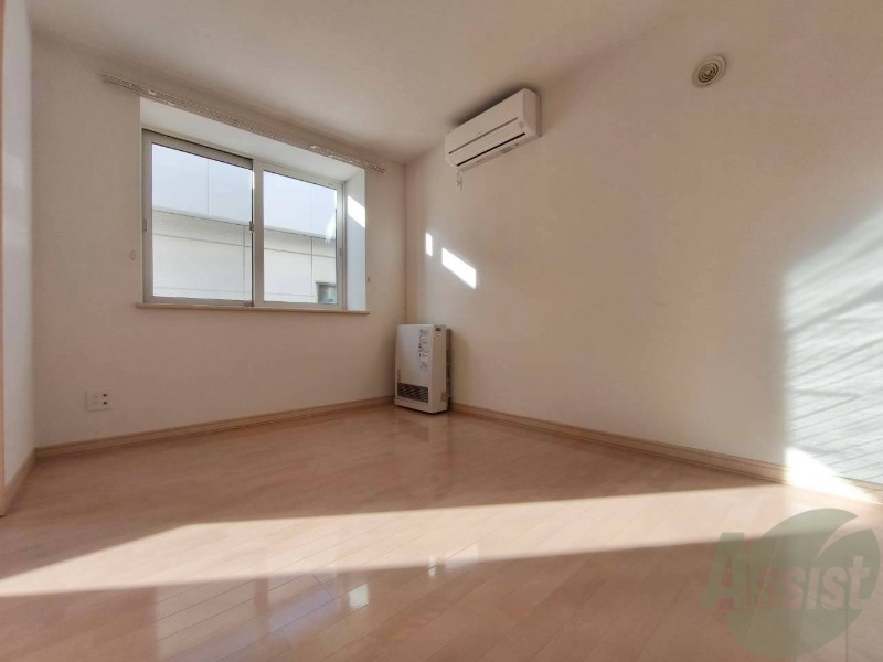 居室・リビング　広くてきれいなリビングです！快適に過ごせそうですね。