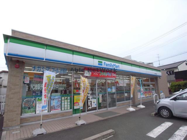 コンビニ　ファミリーマート岐阜新北島店（コンビニ）まで704m