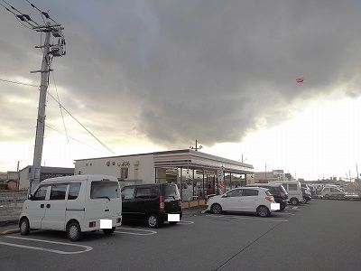 コンビニ　セブンイレブン　八女納楚店（コンビニ）まで220m