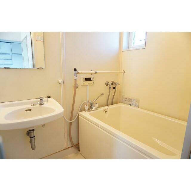 バス・シャワールーム　リフォーム前写真