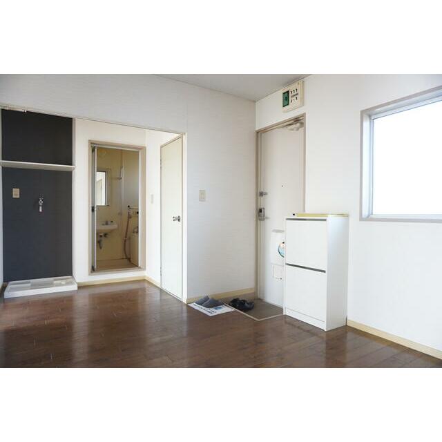 玄関　リフォーム前写真