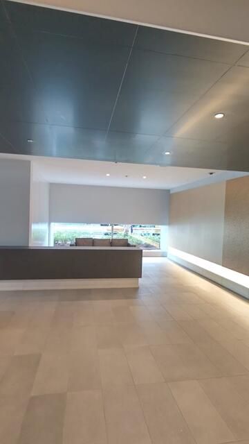 エントランス　建物の内部です