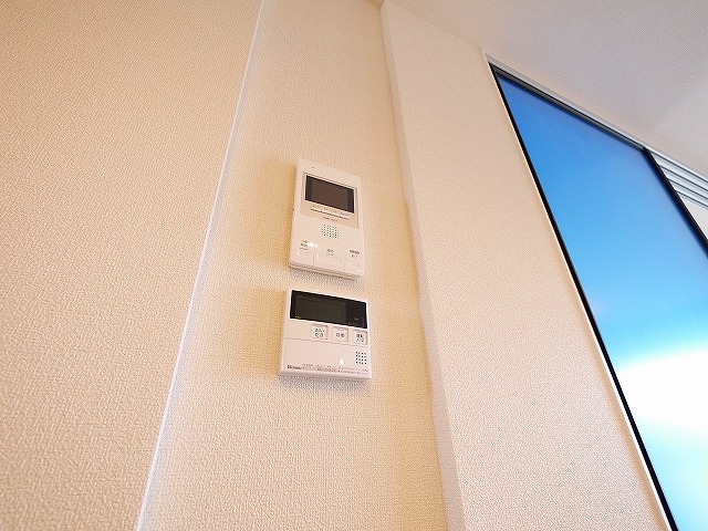 セキュリティ　お顔が見えるモニター付きインターホンで安心。