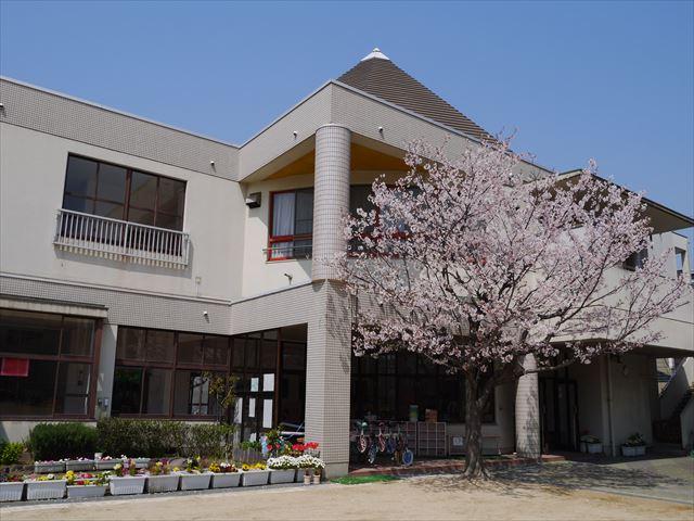 幼稚園・保育園　大阪市立中大淀幼稚園（幼稚園・保育園）まで208m