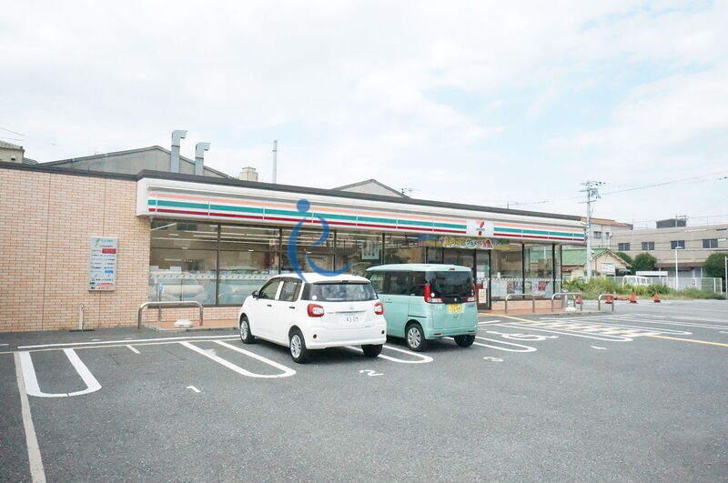 コンビニ　セブンイレブン大阪加美北6丁目店（コンビニ）まで528m