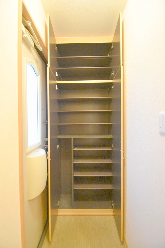 玄関　向洋周辺の賃貸情報はシティホーム海田センターへお任せください