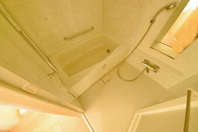 バス・シャワールーム　★追い焚き搭載のお風呂★