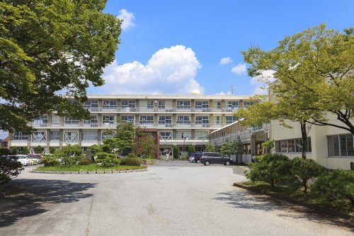 中学校　一宮市立木曽川中学校（中学校）まで1059m