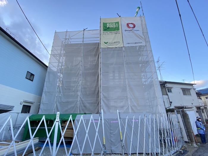 建物外観　建築中