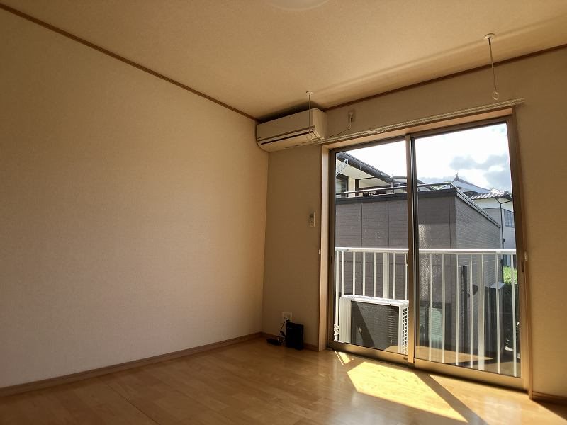 居室・リビング　別室参考画像です