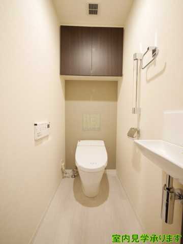 トイレ　別部屋になります。