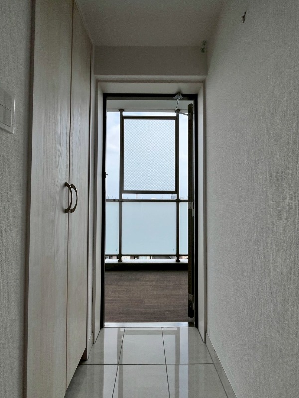 玄関　※別部屋参考写真