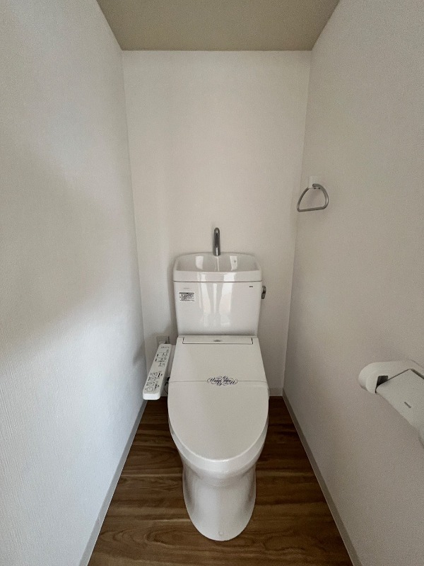 トイレ　※別部屋参考写真