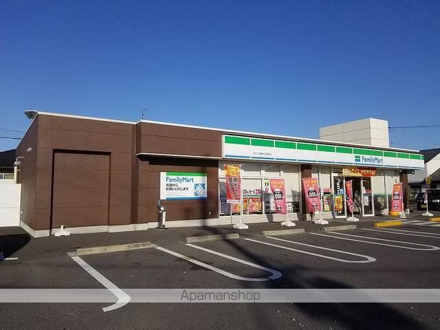 コンビニ　ファミリーマート近江八幡中小森（コンビニ）まで355m
