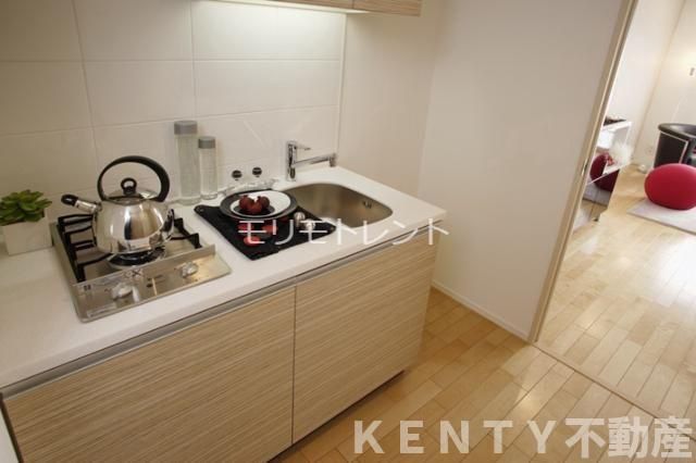 キッチン　コンパクトなキッチンで掃除もラクラク