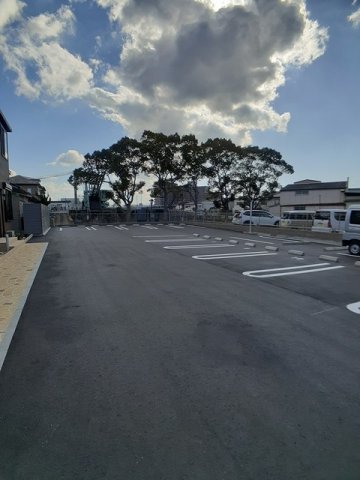 駐車場　駐車場に車を止められます