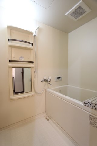 バス・シャワールーム　反転します。参考写真です。