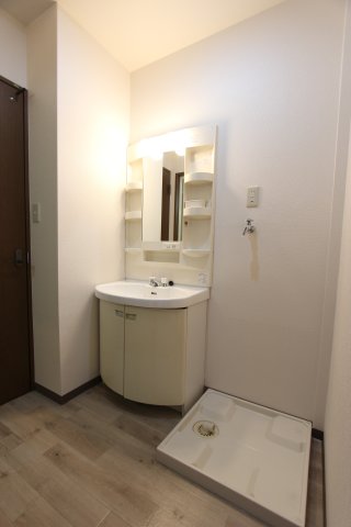 洗面設備　反転します。参考写真です。