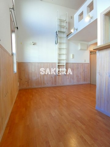 居室・リビング　使いやすい形の為、レイアウトを楽しめます♪