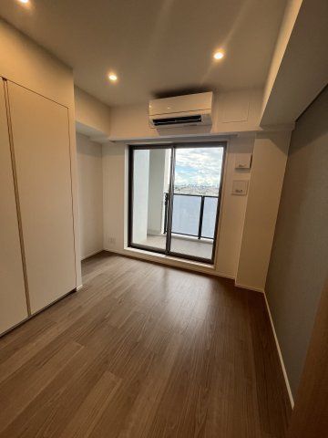 居室・リビング　※別タイプ物件です