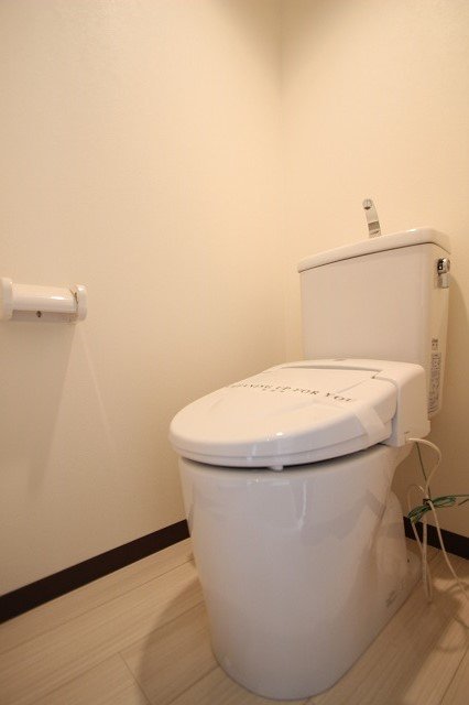 トイレ　同物件別号室の写真です。