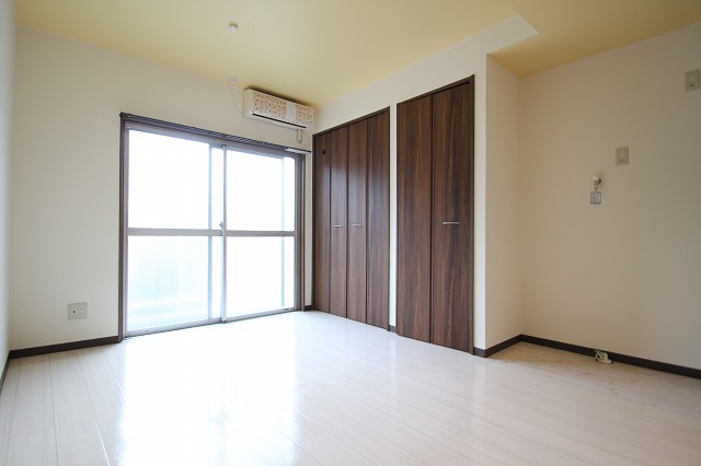 居室・リビング　同物件別号室の写真です。