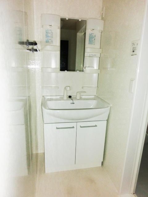 洗面設備　嬉しい独立洗面台