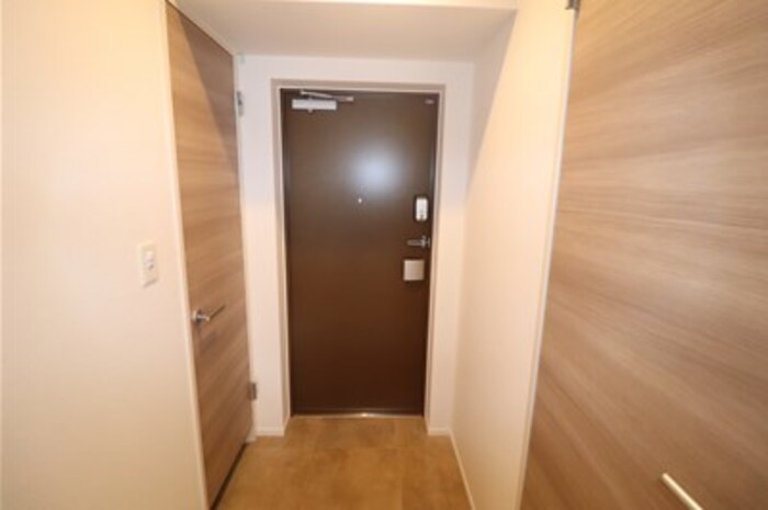 玄関　別部屋の写真です