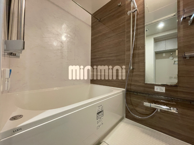 バス・シャワールーム　別号室の参考写真