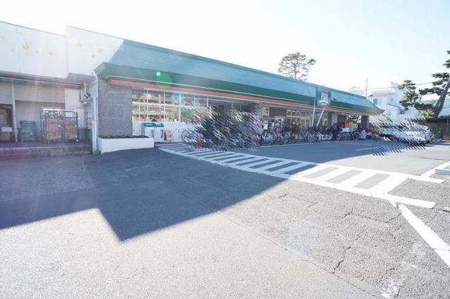 スーパー　フジスーパー（スーパー）まで690m