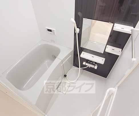 バス・シャワールーム　システムバスでゆったり出来ます