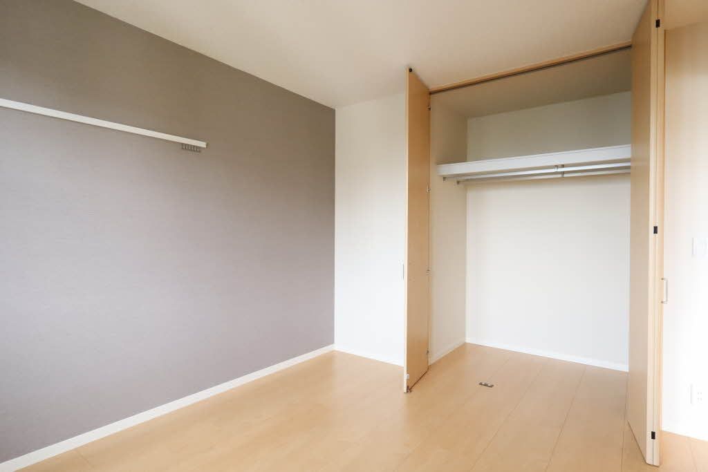 その他部屋・スペース　【ｒｏｏｍ６．４帖】主寝室としてもお勧めのお部屋です。