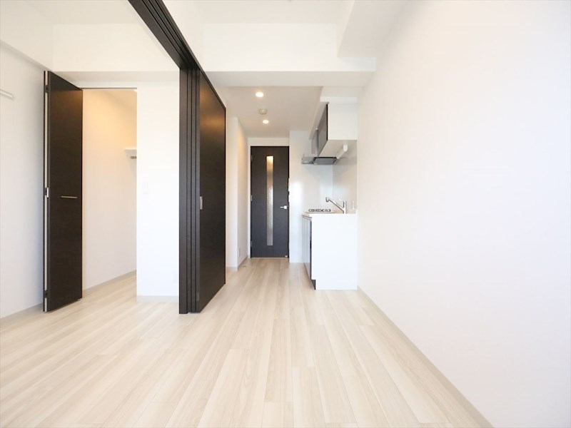 居室・リビング　ＤＫ6.5帖　洋室3帖　つなげても仕切っても使えます