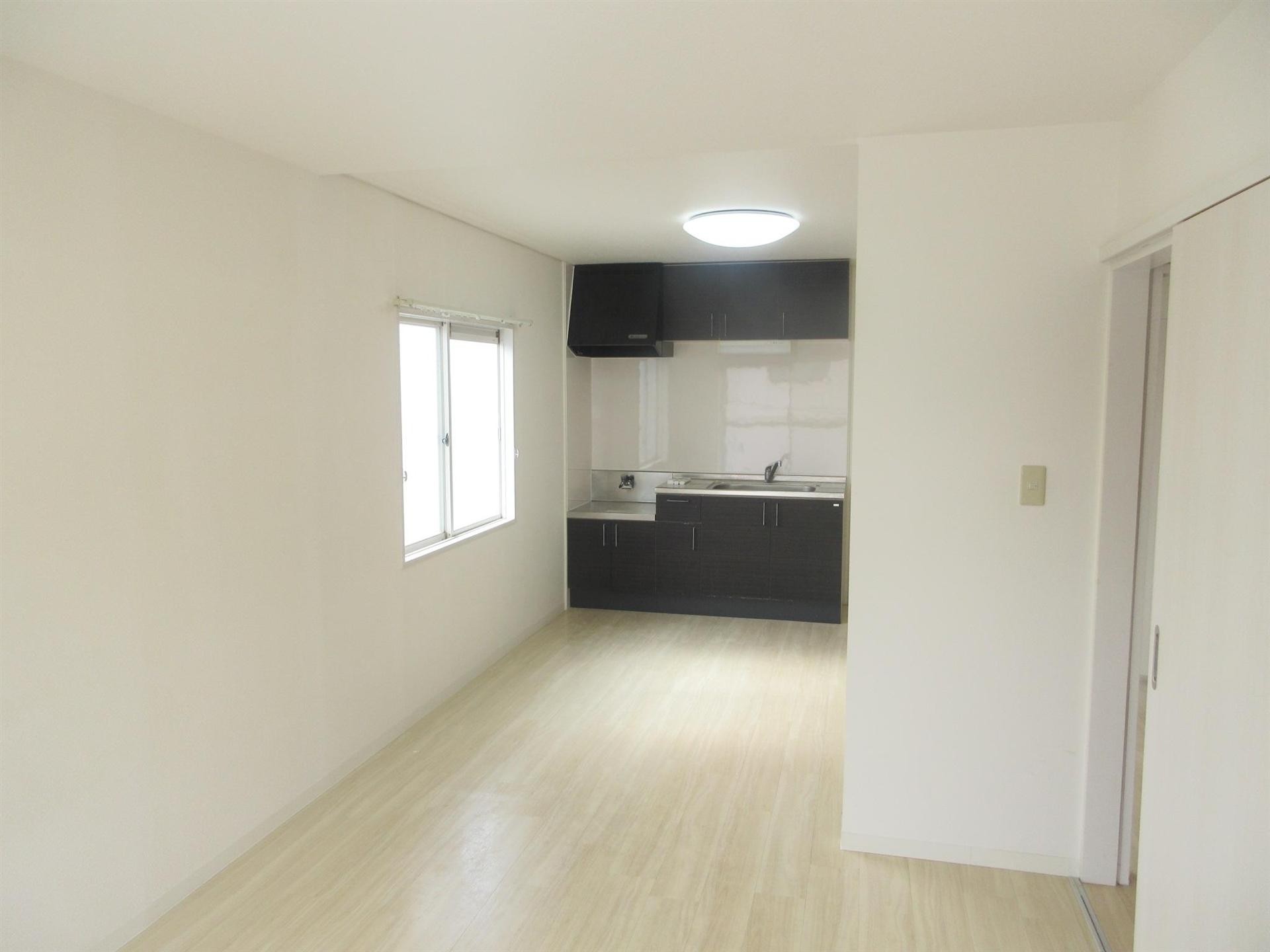 居室・リビング　13.5帖の明るいリビングです！