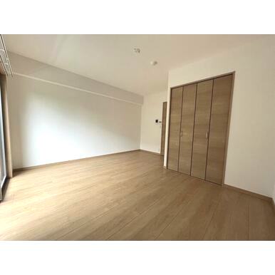 居室・リビング　※写真は別号室のものですので現状優先とさせていただきます