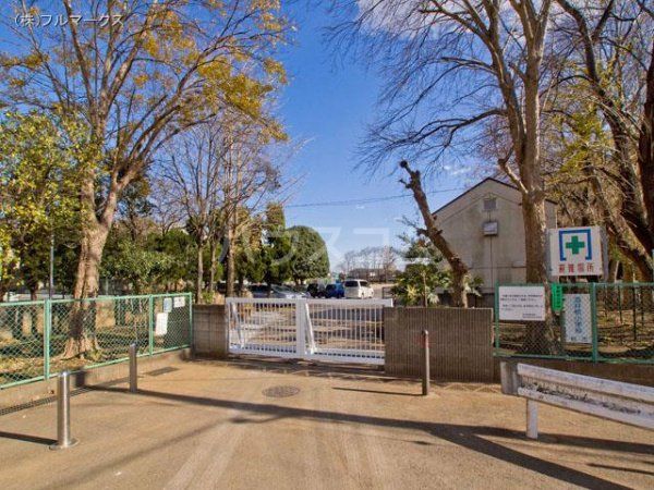 小学校　柏市立酒井根小学校（小学校）まで323m