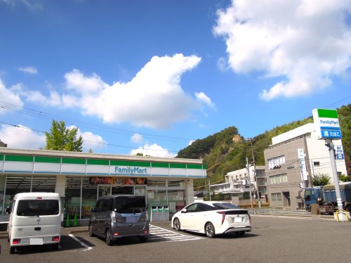 コンビニ　ファミリーマート笠岡市民病院前店（コンビニ）まで819m