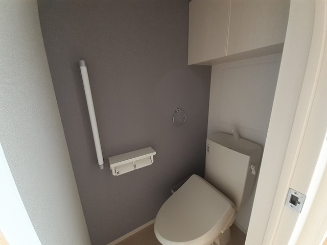 トイレ　温水洗浄便座