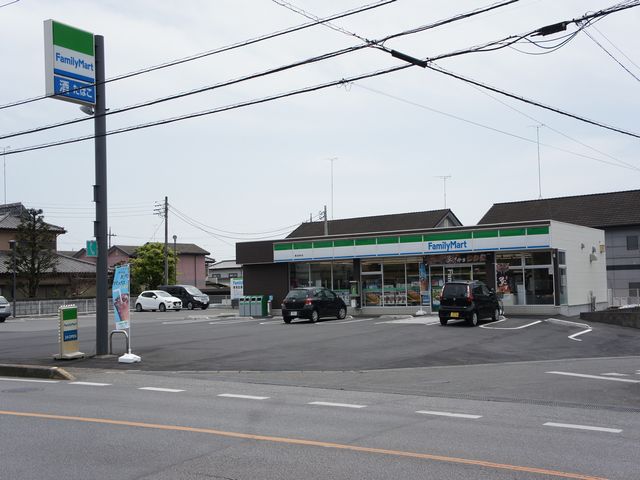 コンビニ　ファミリーマート鹿沼栄町店（コンビニ）まで244m