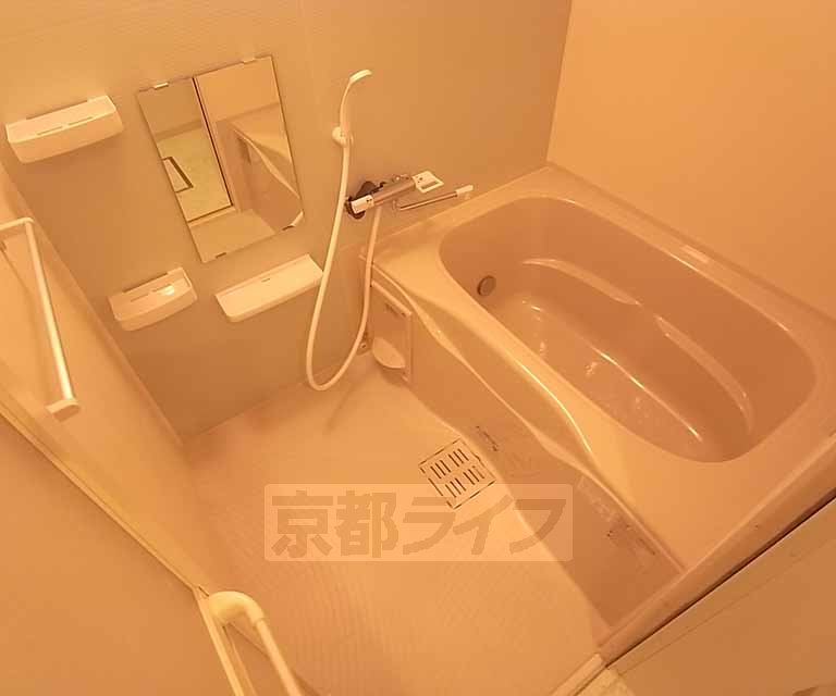 バス・シャワールーム　追焚機能付のお風呂です。