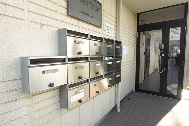 エントランス　集合ポスト付き！