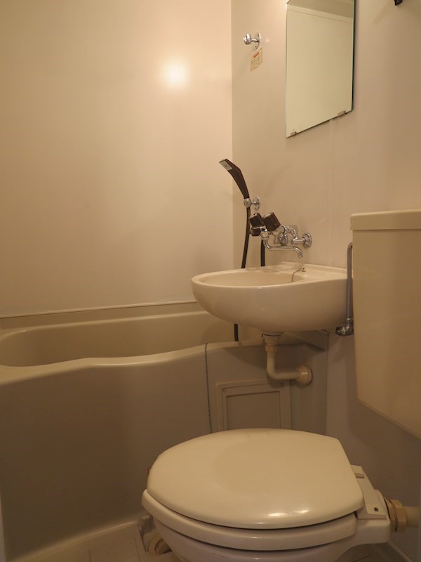 バス・シャワールーム　別部屋参考画像