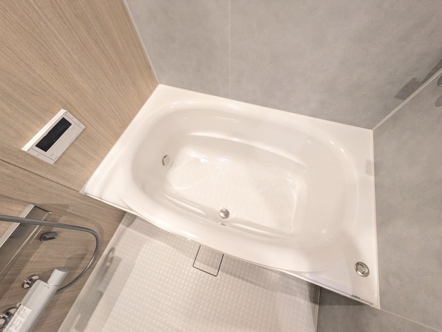 バス・シャワールーム　浴槽　追い焚き付