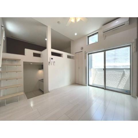 居室・リビング　室内