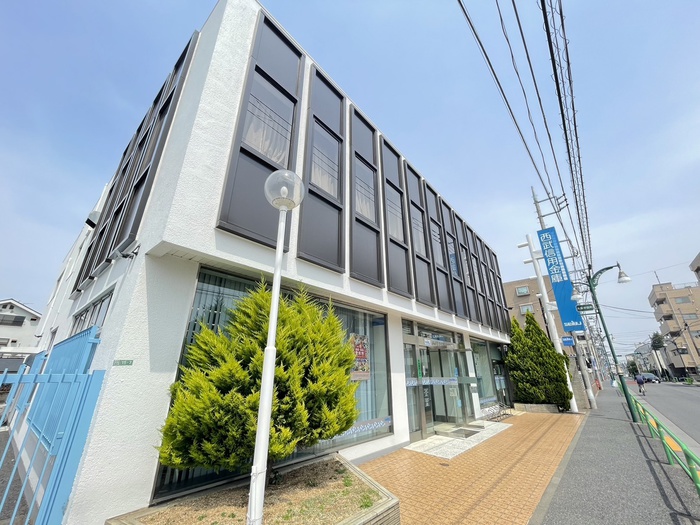 銀行　西武信用金庫 大泉支店（銀行）まで500m