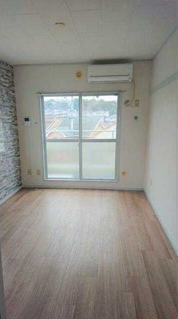 居室・リビング　別号室参考写真