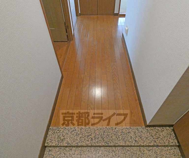 その他部屋・スペース　明るい廊下です。